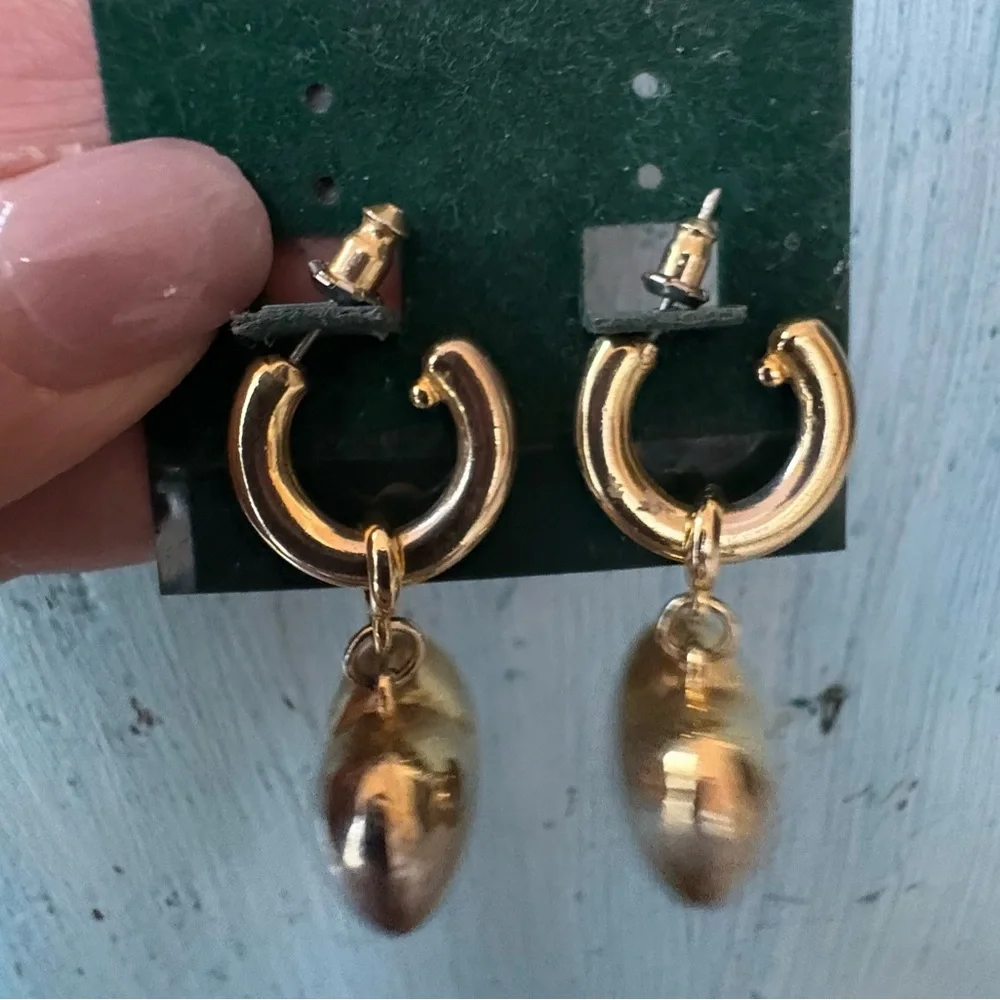 Gold Puffy Heart Vintage Dangle Pierced Earrings - Picture 5 of 7